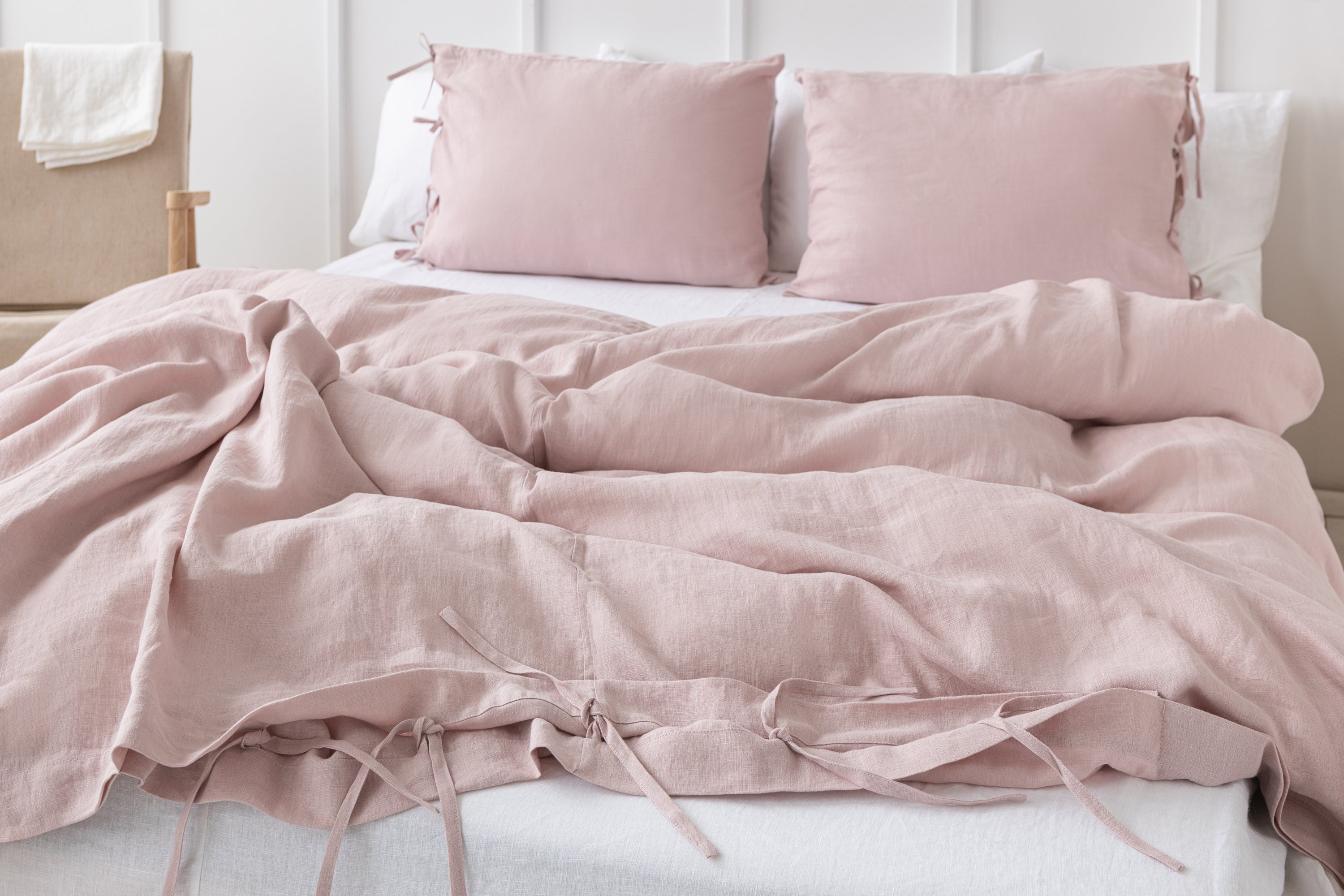 Pale Pink linen pillowcase with ties - CozyCushions Co.