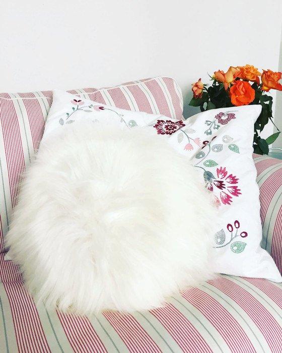 Decorative Round Furry Pillow. - CozyCushions Co.